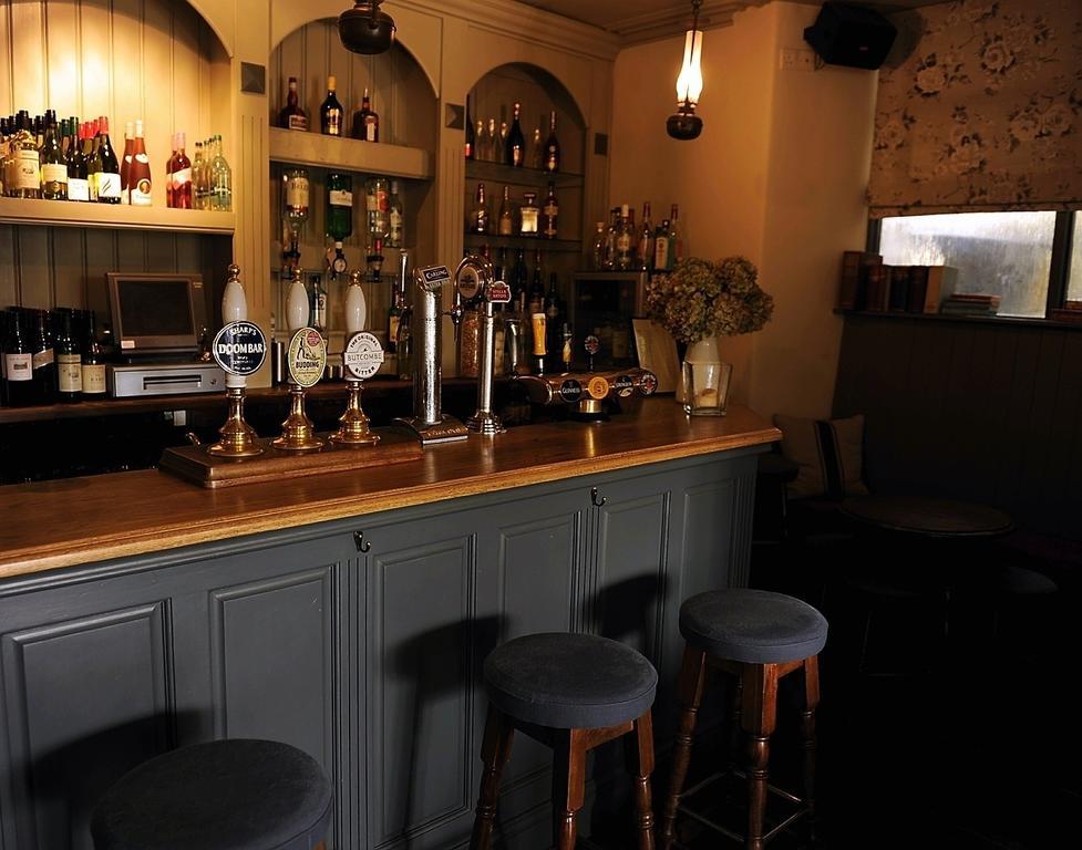 The Falcon Inn Painswick Bagian luar foto