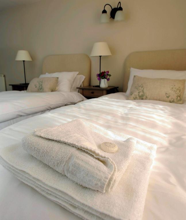The Falcon Inn Painswick Ruang foto