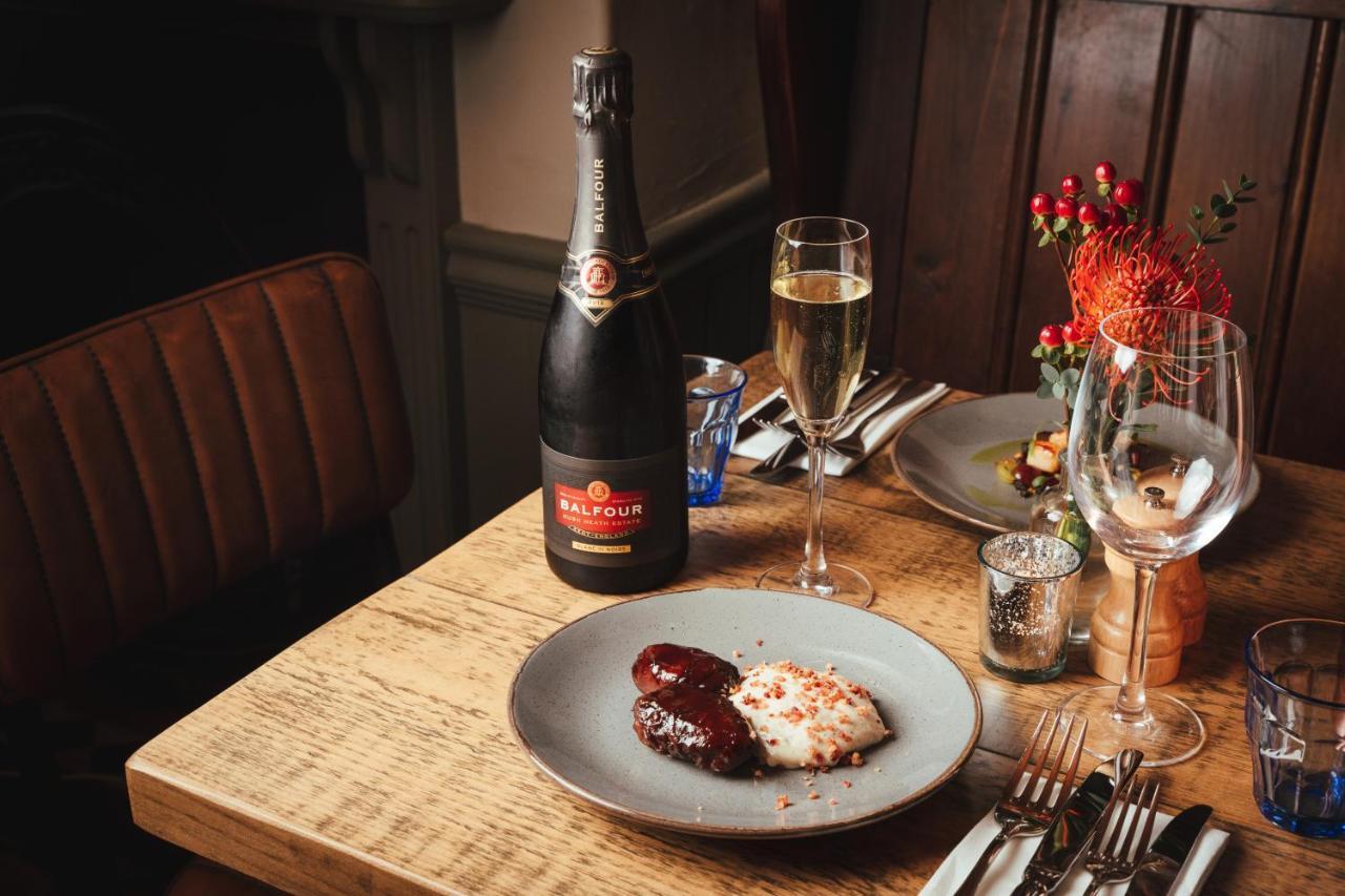 The Falcon Inn Painswick Bagian luar foto